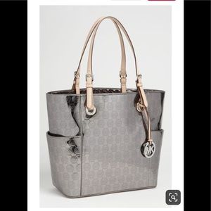 Michael Kors Signature Patent Tote only
